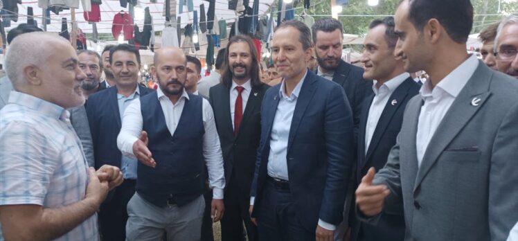 Yeniden Refah Partisi Genel Başkanı Erbakan, Balıkesir'de ziyaretlerde bulundu