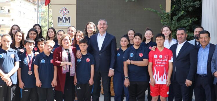 AK Parti Grup Başkanvekili Gül, Gaziantep'te sporcularla buluştu: