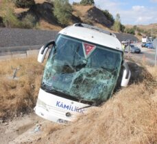 Amasya'da yoldan çıkıp savrulan yolcu otobüsündeki 1 kişi yaralandı