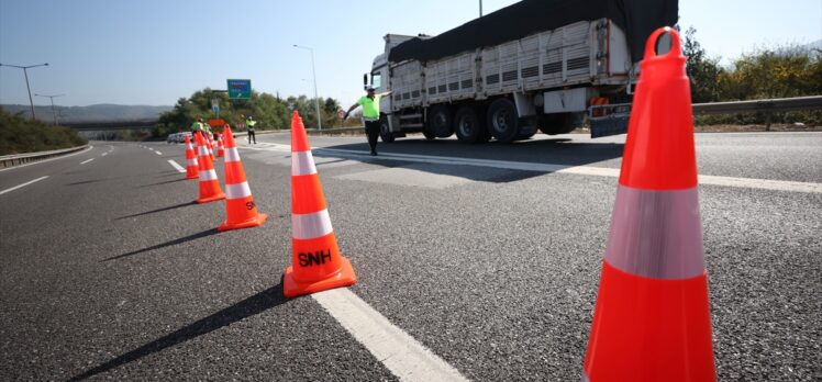Anadolu Otoyolu Kaynaşlı-Abant arası Ankara yönü onarım için trafiğe kapatıldı