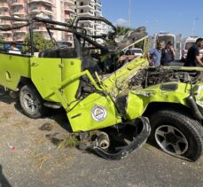 Antalya'da safari aracı ile otomobilin çarpıştığı kazada 2 turist öldü, 17 kişi yaralandı