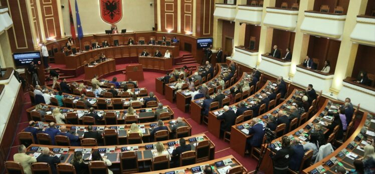 Arnavutluk Meclisi kabine değişikliklerini onayladı