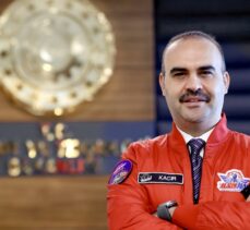 Bakan Kacır, dünyaca ünlü 70'i aşkın astronotun Türkiye'ye geleceğini bildirdi: