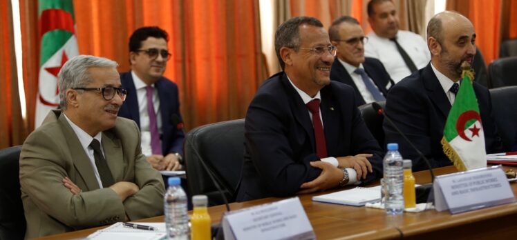 Bakan Uraloğlu ile Cezayir Bayındırlık Bakanı Rahruh işbirliği olanaklarını görüştü