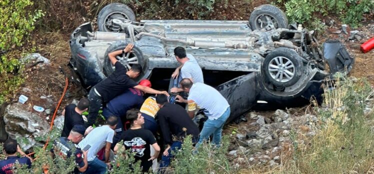 Balıkesir'de devrilen otomobildeki 5 kişi yaralandı