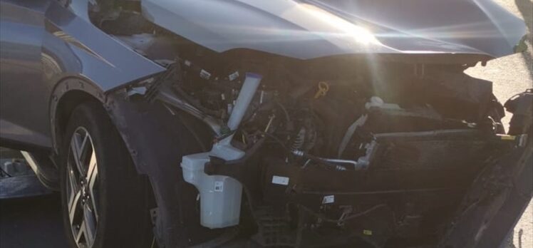 Bingöl'de iki otomobilin çarpıştığı kazada 1 kişi öldü, 2 kişi yaralandı