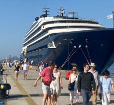 Bodrum'a lüks yolcu gemisi “Evrima” ile 277 turist geldi
