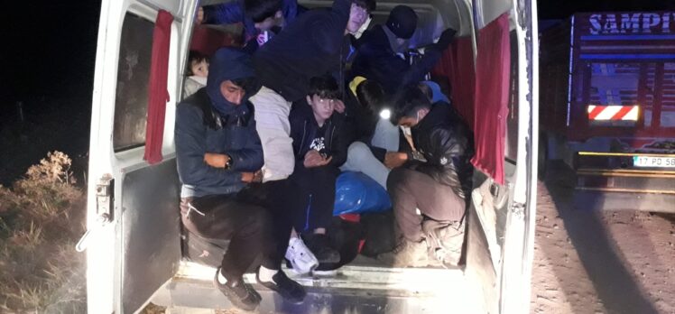 Çanakkale'de Afganistan uyruklu 18 düzensiz göçmen yakalandı