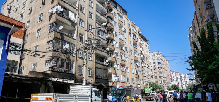 Diyarbakır'da bir iş yerinde çıkan yangında 1 kişi yaralandı