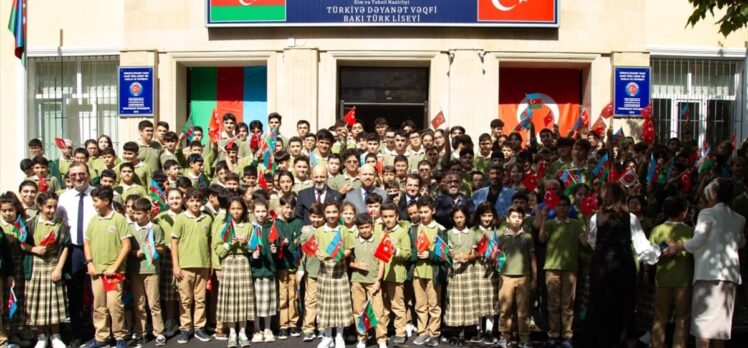 Dünya Etnospor Konfederasyonu Başkanı Bilal Erdoğan, Bakü'de şehitleri anma etkinliklerine katıldı