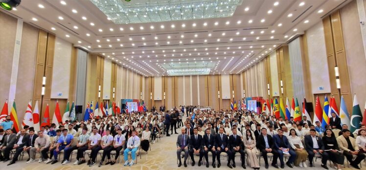 Dünya Etnospor Konfederasyonu Başkanı Bilal Erdoğan, Özbekistan’da gençlerle buluştu