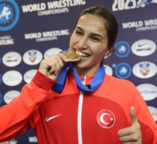 Dünya şampiyonu milli güreşçi Buse Tosun Çavuşoğlu: “Rüya gibi bir gün yaşıyorum”