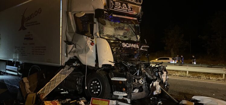 Edirne'de iki tırın çarpıştığı kazada 1 kişi öldü