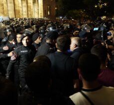 Ermenistan'daki hükümet karşıtı gösterilerde bazı protestocular gözaltına alındı