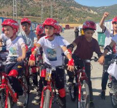 Farklı illerden depremzede çocuklar 'Yıldız Tozu Deprem Kardeşliği' için bisikletlerle yarıştı