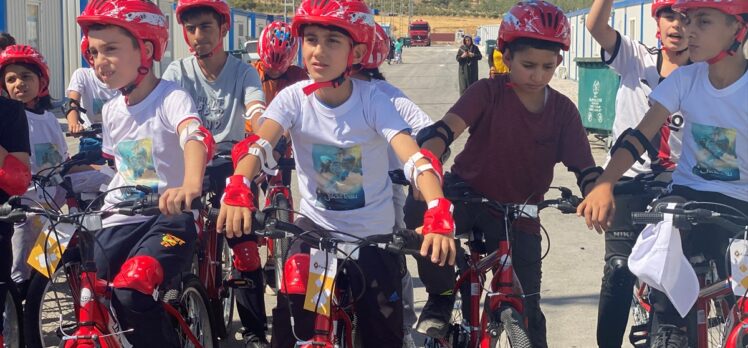 Farklı illerden depremzede çocuklar 'Yıldız Tozu Deprem Kardeşliği' için bisikletlerle yarıştı
