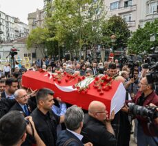 Gazeteci yazar Hıfzı Topuz son yolculuğuna uğurlandı