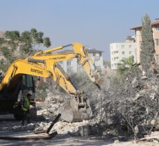 Hatay'da ağır hasarlı 8 bina kontrollü yıkıldı