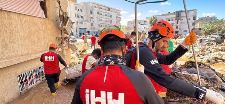 İHH sel felaketinin yaşandığı Libya'ya ekip ve acil yardım gönderdi