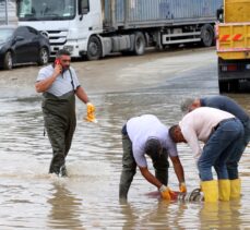 GÜNCELLEME – İstanbul'da sel ve su baskınları meydana geldi