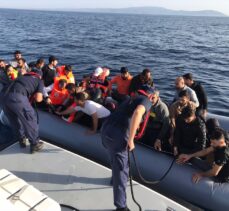 İzmir açıklarında 142 düzensiz göçmen kurtarıldı