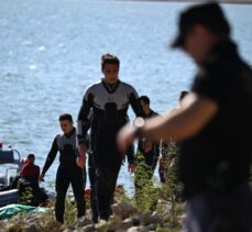 GÜNCELLEME – İzmir'de baraj gölüne düşen helikoptere ilişkin arama kurtarma çalışması sürüyor