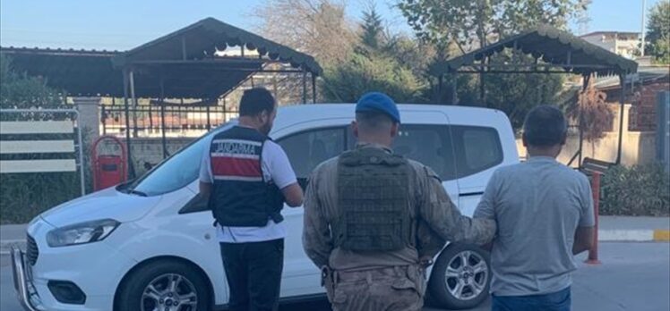 İzmir'de terör örgütü PKK operasyonunda 10 kişi yakalandı