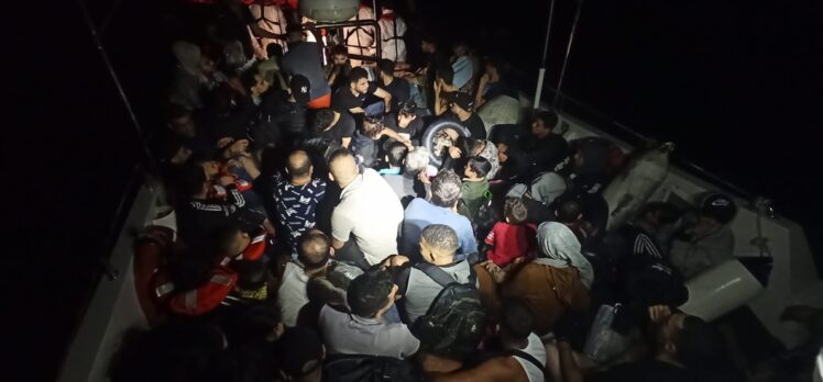 Kuşadası açıklarında 112 düzensiz göçmen yakalandı