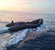 Kuşadası açıklarında 93 düzensiz göçmen yakalandı