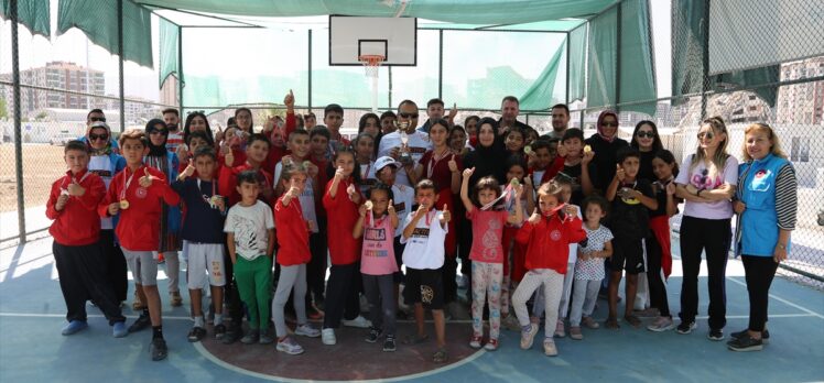 Malatya'da konteyner kentte kalan çocuklar için oryantiring etkinliği düzenlendi