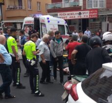 Maltepe'de otomobille minibüsün çarpıştığı kazada 3 kişi yaralandı
