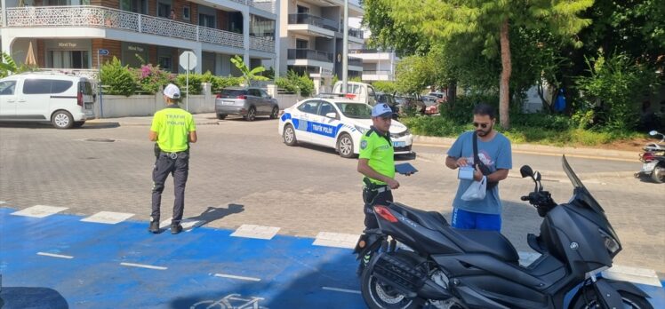 Marmaris'te motosiklet sürücülerine yönelik dron destekli trafik denetimi yapıldı