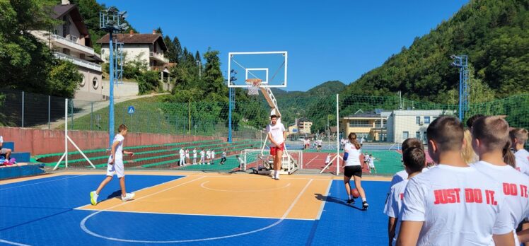 NBA'de forma giyen Bosna Hersekli basketbolcu Nurkic, ülkesinde kamp düzenledi