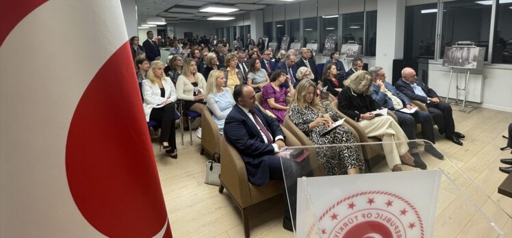 Polonyalı Türkolog Majda, Türkiye'nin Varşova Büyükelçiliği'ndeki söyleşiye katıldı