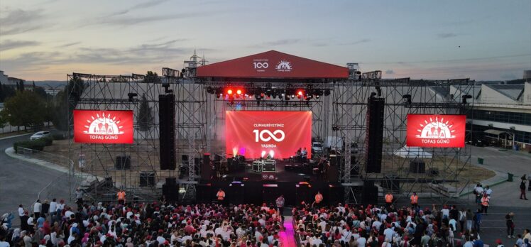 Tofaş, 15 bin çalışan ve ailesiyle Cumhuriyet’in 100'üncü Yılı'nı kutladı