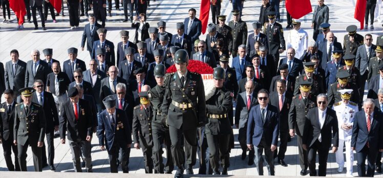 Türkiye Muharip Gaziler Derneği'nden “Gaziler Günü”nde Anıtkabir'e ziyaret