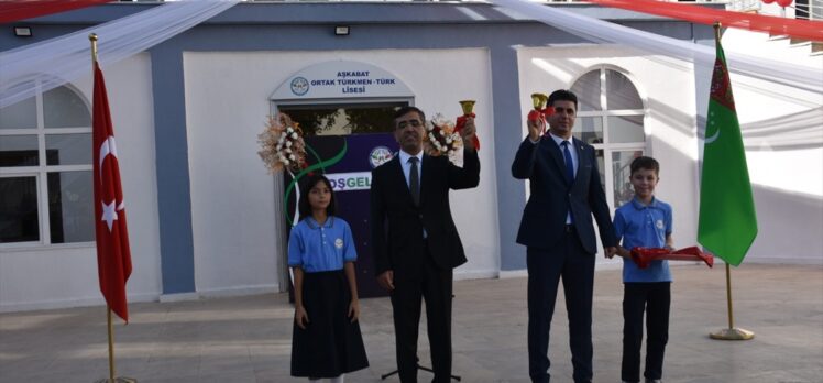Türkmenistan'da “Eğitim ve Öğrenci Gençlik Günü” kutlandı