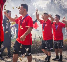 Ümraniye Belediyesinden Down Sendromlu Futsal Milli Takımı'na altın hediyesi
