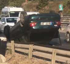 Ümraniye'de devrilen otomobilin sürücüsü yaralandı
