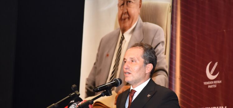 Yeniden Refah Partisi Genel Başkanı Erbakan, partisinin Erzurum kongresinde konuştu: