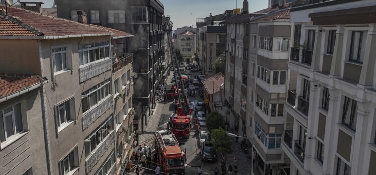 GÜNCELLEME – Zeytinburnu'nda deri atölyesinde çıkan yangın söndürüldü