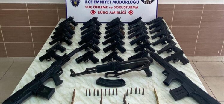 Adana'da ruhsatsız 55 silah ele geçirildi
