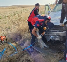 Afyonkarahisar'da şarampole devrilen hafif ticari araçtaki 1 kişi öldü