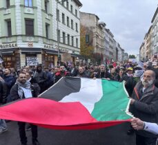 Almanya'da binlerce kişi, Filistin ile dayanışma için yürüdü