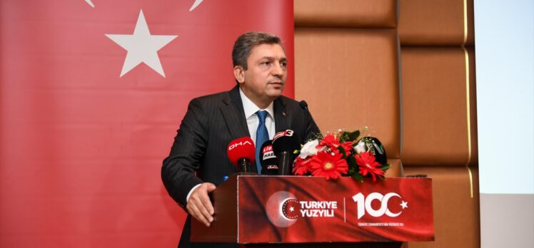Antalya'da Cumhuriyet'in 100. yılına özel 275 bin ev Türk bayraklarıyla süslenecek