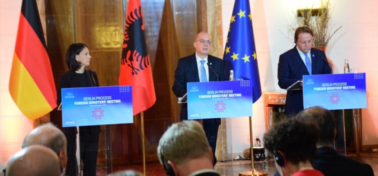 Arnavutluk Dışişleri Bakanı Hasani: “Kosova-Sırbistan diyaloğu barışa giden tek yoldur”