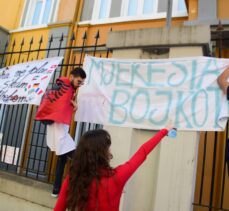 Arnavutluk'ta tıp öğrencileri “zorunlu istihdamı” protesto etti