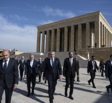 Avusturya Başbakanı Karl Nehammer, Anıtkabir'i ziyaret etti