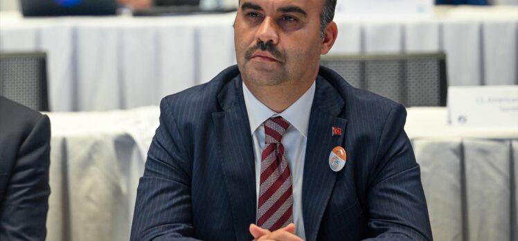 Bakan Kacır, Bakü'de düzenlenen 74. Uluslararası Uzay Kongresi'nde konuştu: