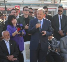 Bakan Özhaseki, Kayseri'de Filistin'le Dayanışma Platformu standını ziyaret etti:
